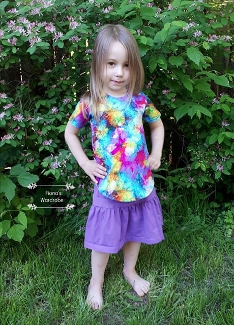 How to put a neckline facing on the Little Bow Pea instead of hemming, and cut the back piece on the fold. Plus, fun grommet/lace up back! Printable pdf sewing pattern for babies / toddlers / kids / girls.
